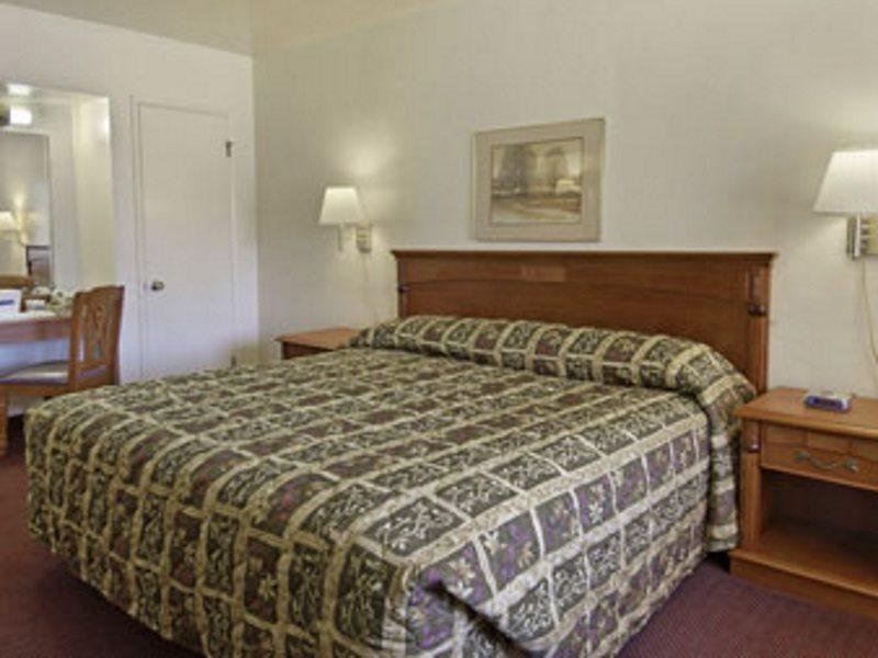 Travelodge By Wyndham Santa Rosa Wine Country Chambre photo